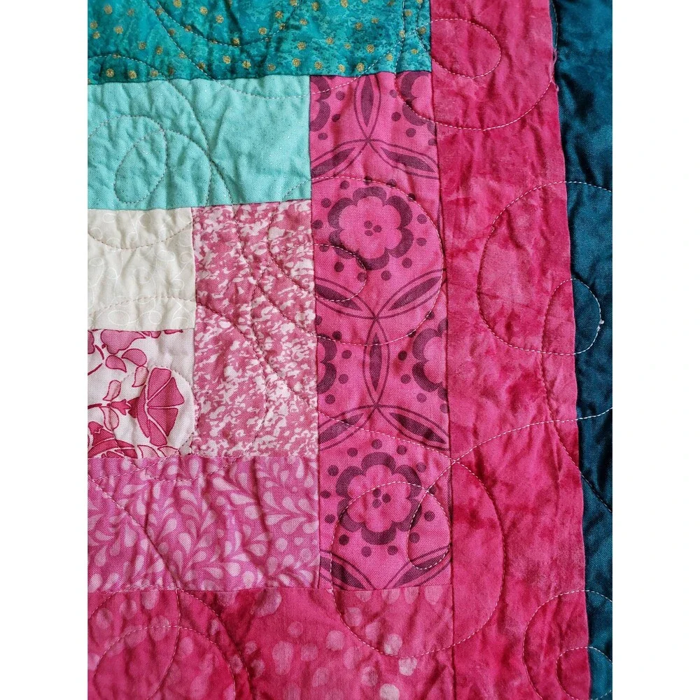 Log Cabin Quilt, Bright, Modern, Traditional Pattern, Sofa Quilt Blanket Throw